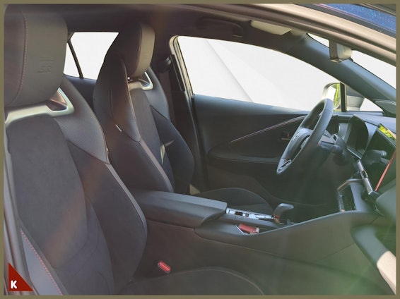 Vehicle image 17 Vehicle image 17