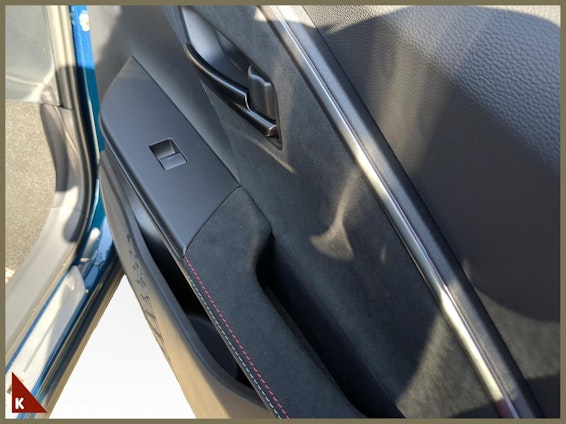 Vehicle image 16 Vehicle image 16