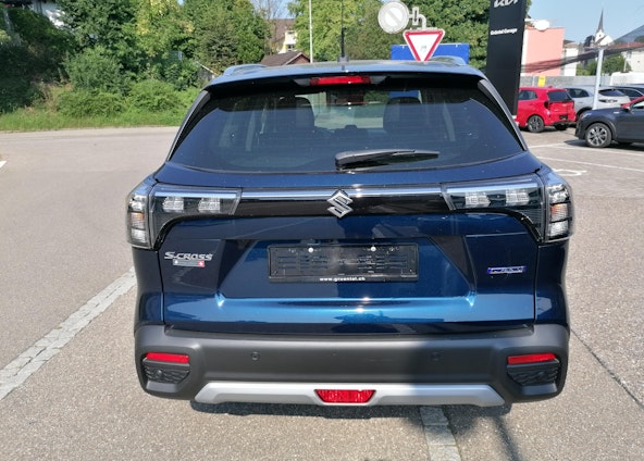 Vehicle image 4 Vehicle image 4