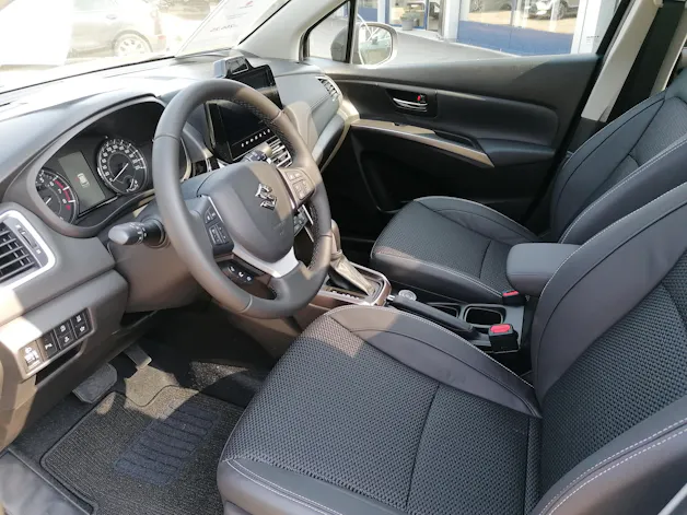 Suzuki S-Cross 1.4 T Compact Top Hybrid 4x4
