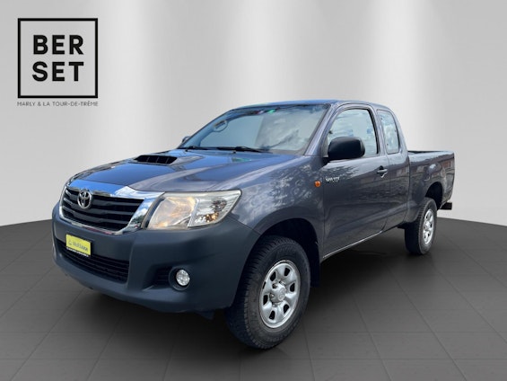 First vehicle image
