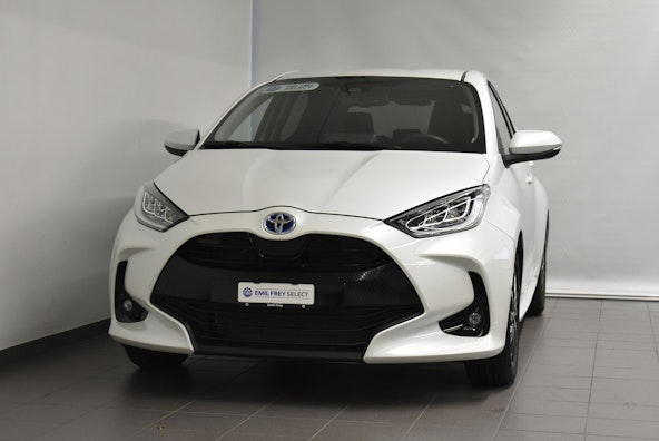 First vehicle image