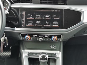 Vehicle image AUDI Q3 2.0 35 TDI quattro S-Tronic