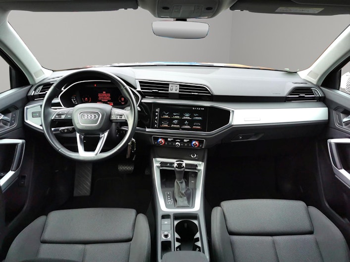 Vehicle image AUDI Q3
