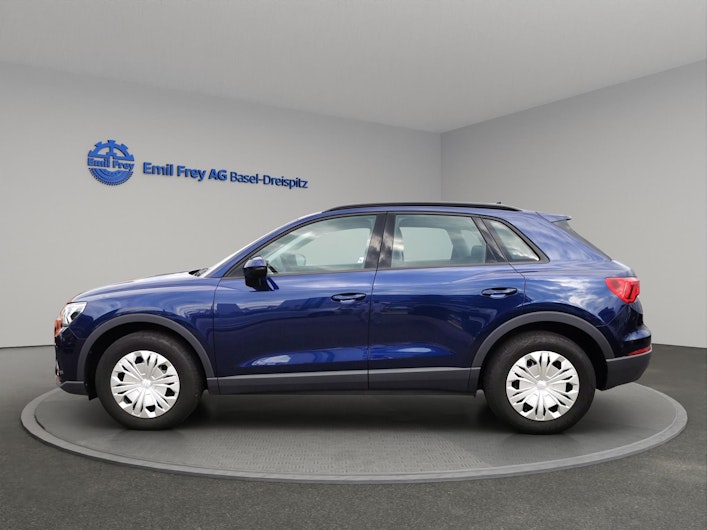 Vehicle image AUDI Q3