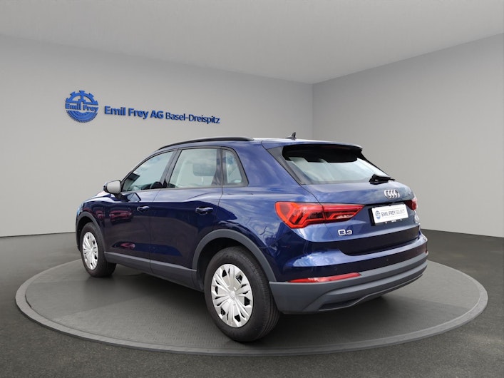 Vehicle image AUDI Q3