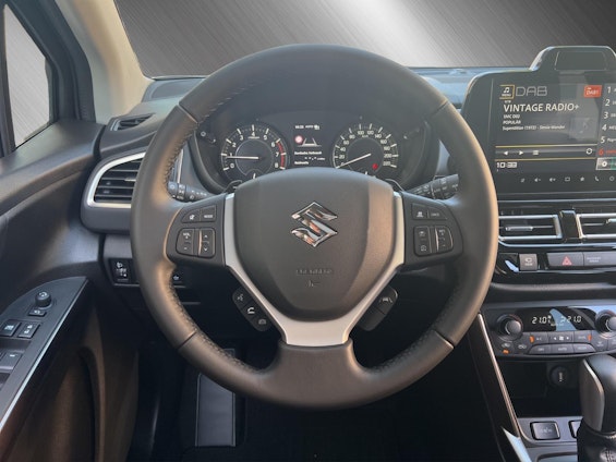 Vehicle image 15 Vehicle image 15