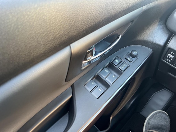 Vehicle image 16 Vehicle image 16