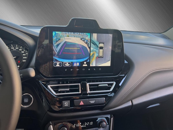 Vehicle image 18 Vehicle image 18