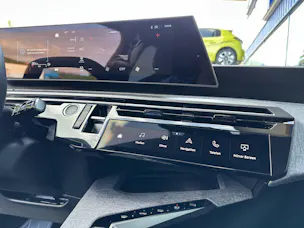 Peugeot 3008 1.2 Hybrid Allure Premium