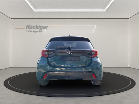 Vehicle image 5