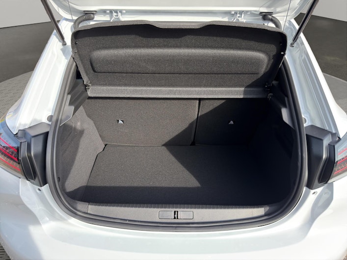 Vehicle image PEUGEOT 208