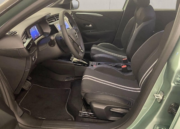 Vehicle image 4 Vehicle image 4