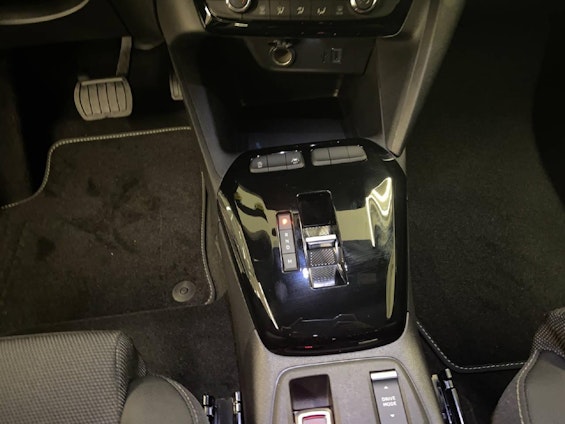 Vehicle image 8 Vehicle image 8