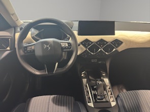 Vehicle image DS AUTOMOBILES 3 Crossback 1.2 Hybrid Jules Verne