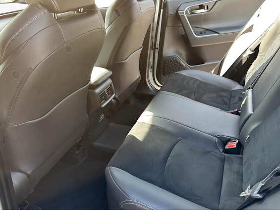 Vehicle image 8 Vehicle image 8