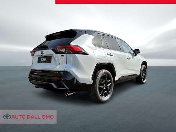 Vehicle image 4 Vehicle image 4