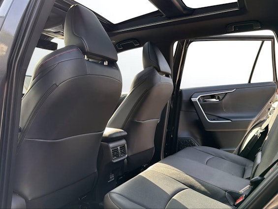 Vehicle image 8 Vehicle image 8