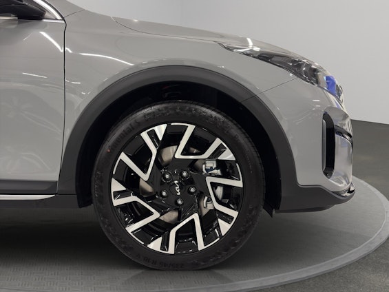 Vehicle image 13 Vehicle image 13