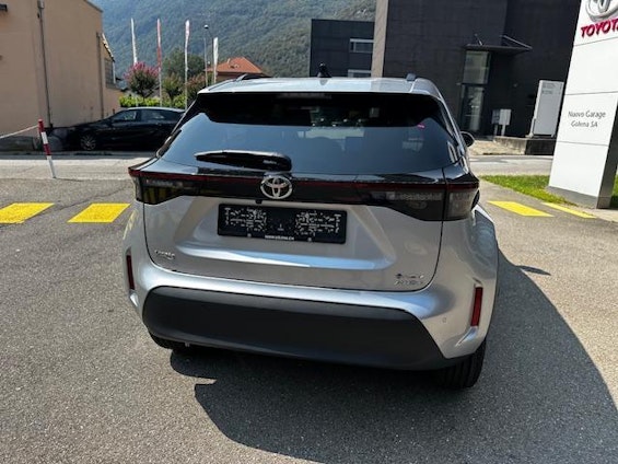 Vehicle image 25