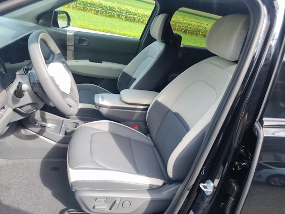 Vehicle image 6 Vehicle image 6