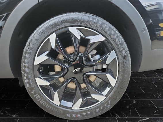 Vehicle image 10 Vehicle image 10