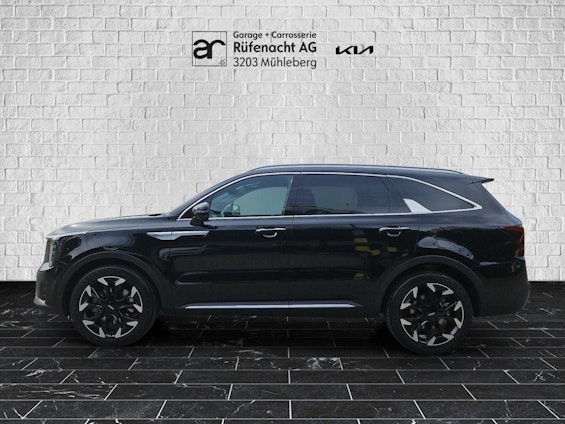 Vehicle image 4 Vehicle image 4