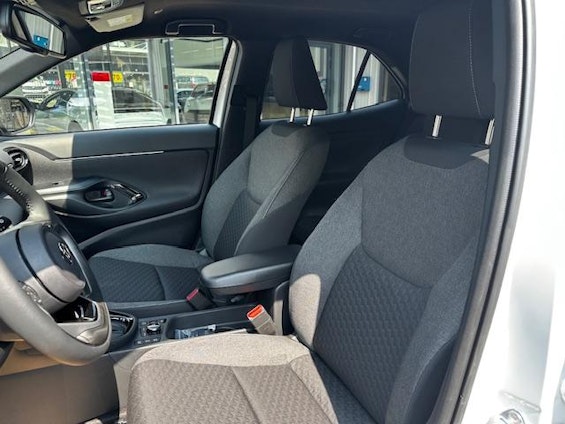 Vehicle image 11
