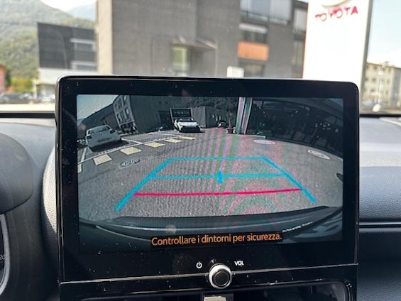 Vehicle image 14