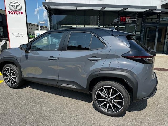 Vehicle image 9