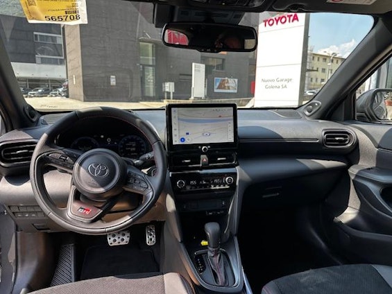 Vehicle image 18