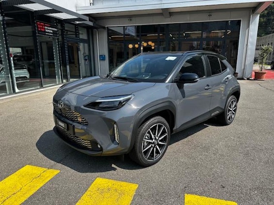 First vehicle image