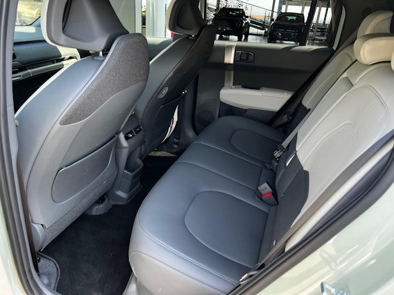 Vehicle image 5 Vehicle image 5