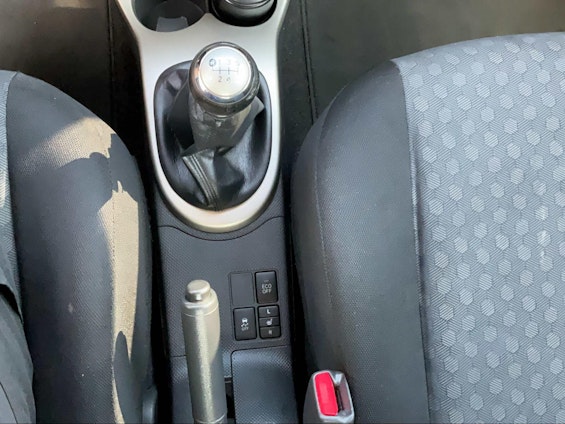 Vehicle image 13