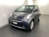 First vehicle image