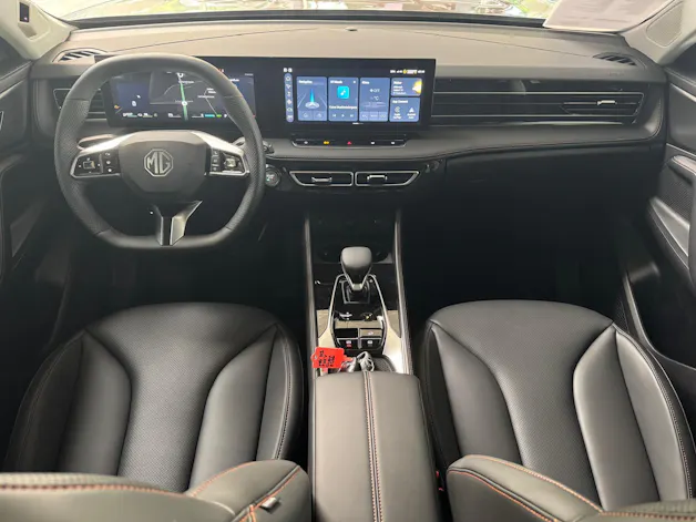 MG HS 1.5 PHEV Luxury
