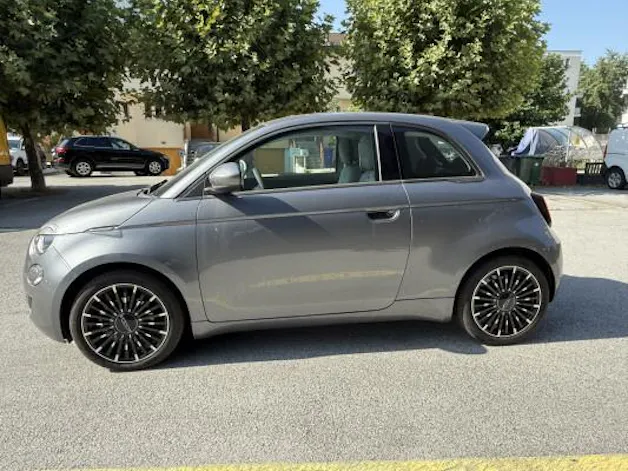 Fiat 500 3+1 el 87 kW Icon
