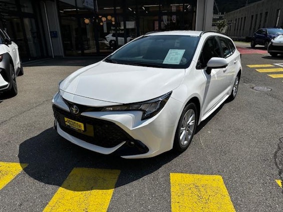 First vehicle image First vehicle image