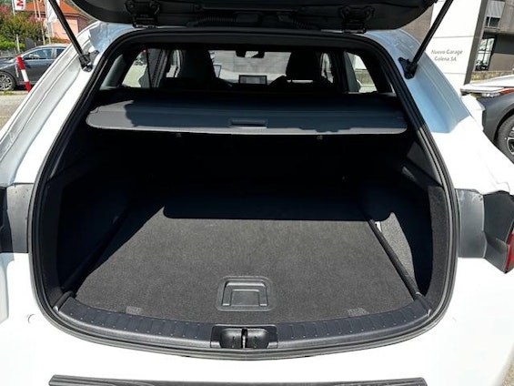 Vehicle image 8 Vehicle image 8