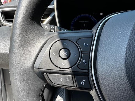 Vehicle image 18 Vehicle image 18