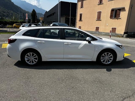 Vehicle image 4 Vehicle image 4