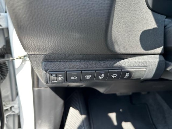 Vehicle image 12 Vehicle image 12