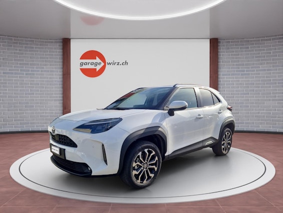 First vehicle image