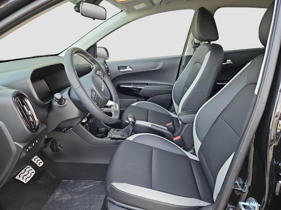 Vehicle image 12 Vehicle image 12