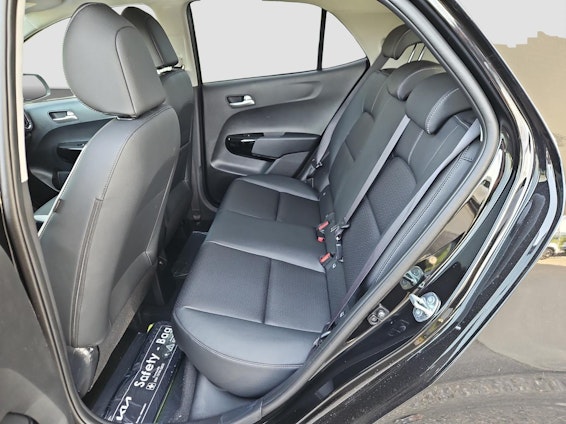 Vehicle image 13 Vehicle image 13