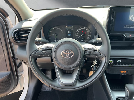 Vehicle image 7