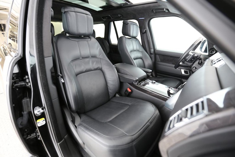 Vehicle image LAND ROVER RANGE ROVER