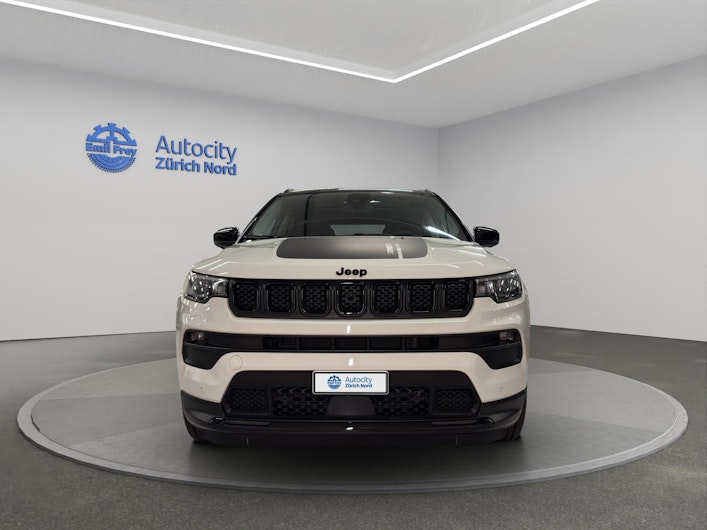 Vehicle image JEEP COMPASS