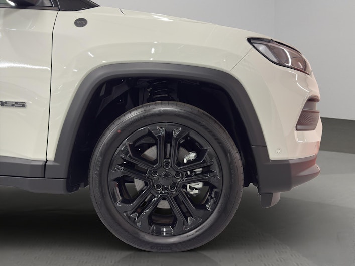 Vehicle image JEEP COMPASS