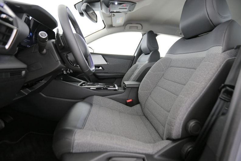 Vehicle image CITROEN C5 X